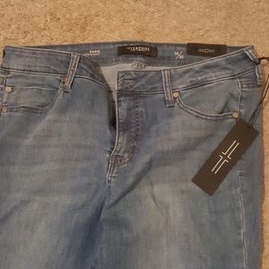 NWT Liverpool Sadie Straight Leg Jeans Size 12